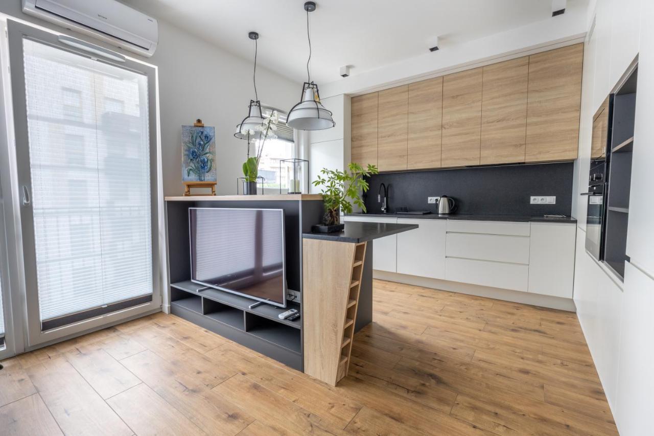Vip Apart Bielany Przy Metrze Warsaw Exterior photo
